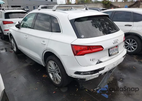 2018 Audi Q5 2.0T Premium/2.0T Tech Premium z USA, uszkodzony, nr VIN WA1CNBFY2J2021777